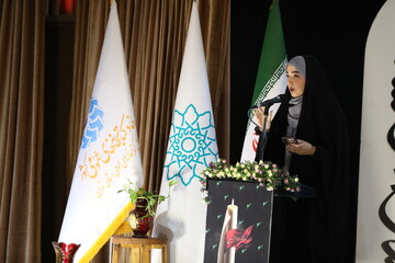 نخستین سوگواره ملی عاشورایی «نذر شعر» در کتابخانه مرکزی پارک شهر برگزار شد