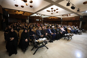 نخستین سوگواره ملی عاشورایی «نذر شعر» در کتابخانه مرکزی پارک شهر برگزار شد