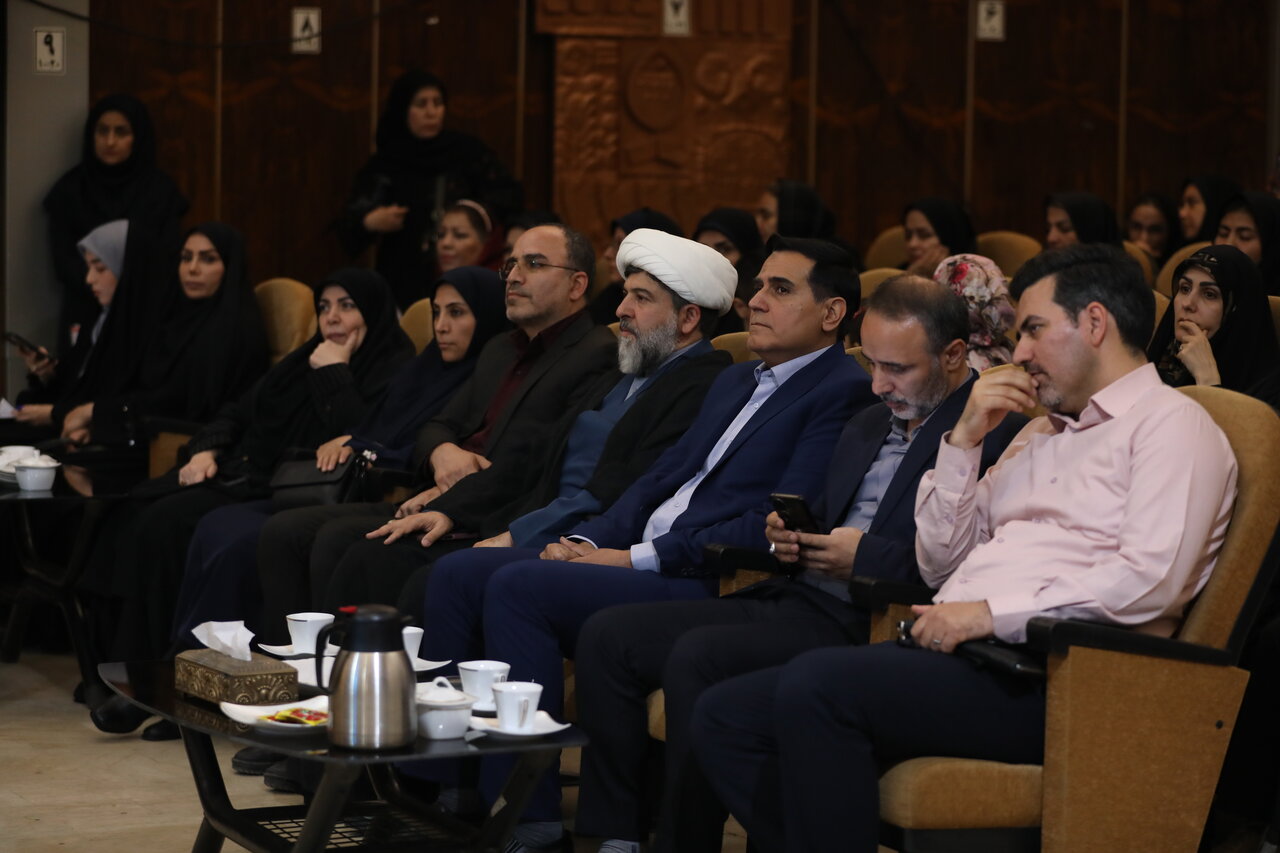 برگزیدگان سوگواره نذر شعر معرفی شدند/ شعر، پدافندی در خدمت حقیقت