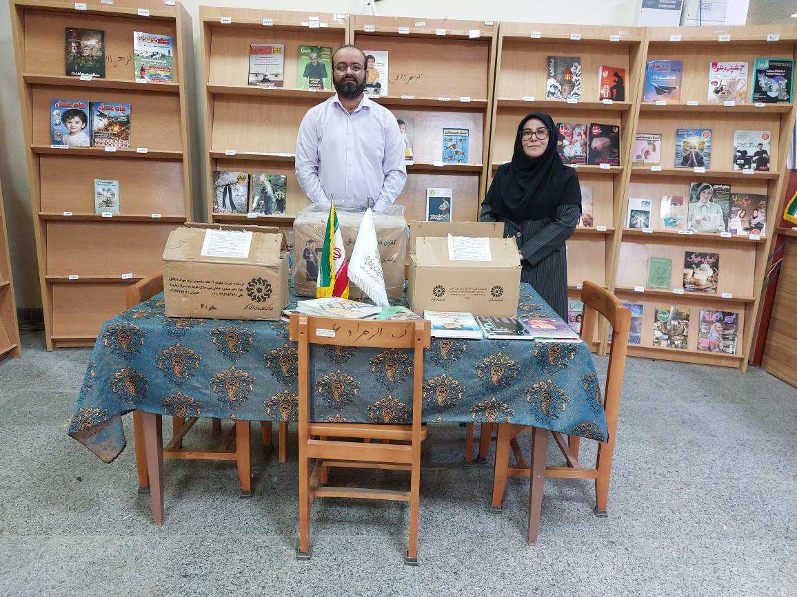 اهدای ۱۵۰ جلد کتاب برای برپایی ایستگاه مطالعه در شبهای تجمع در حاجیآباد