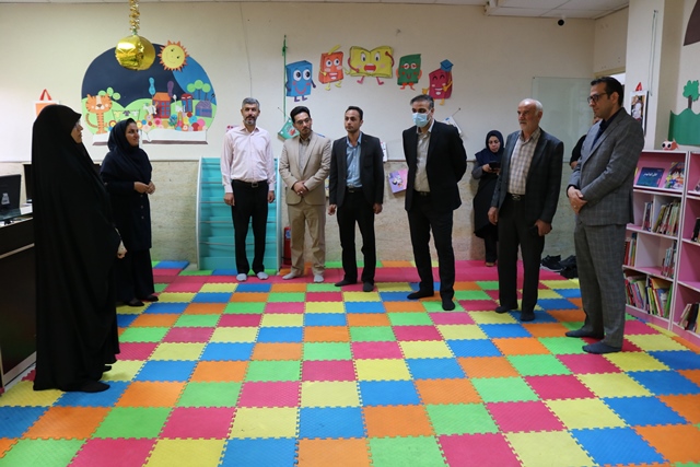 بازدید شهردار و اعضای شورای اسلامی شهر شهمیرزاد از بخشهای نوآورانه کتابخانه مرکزی سمنان