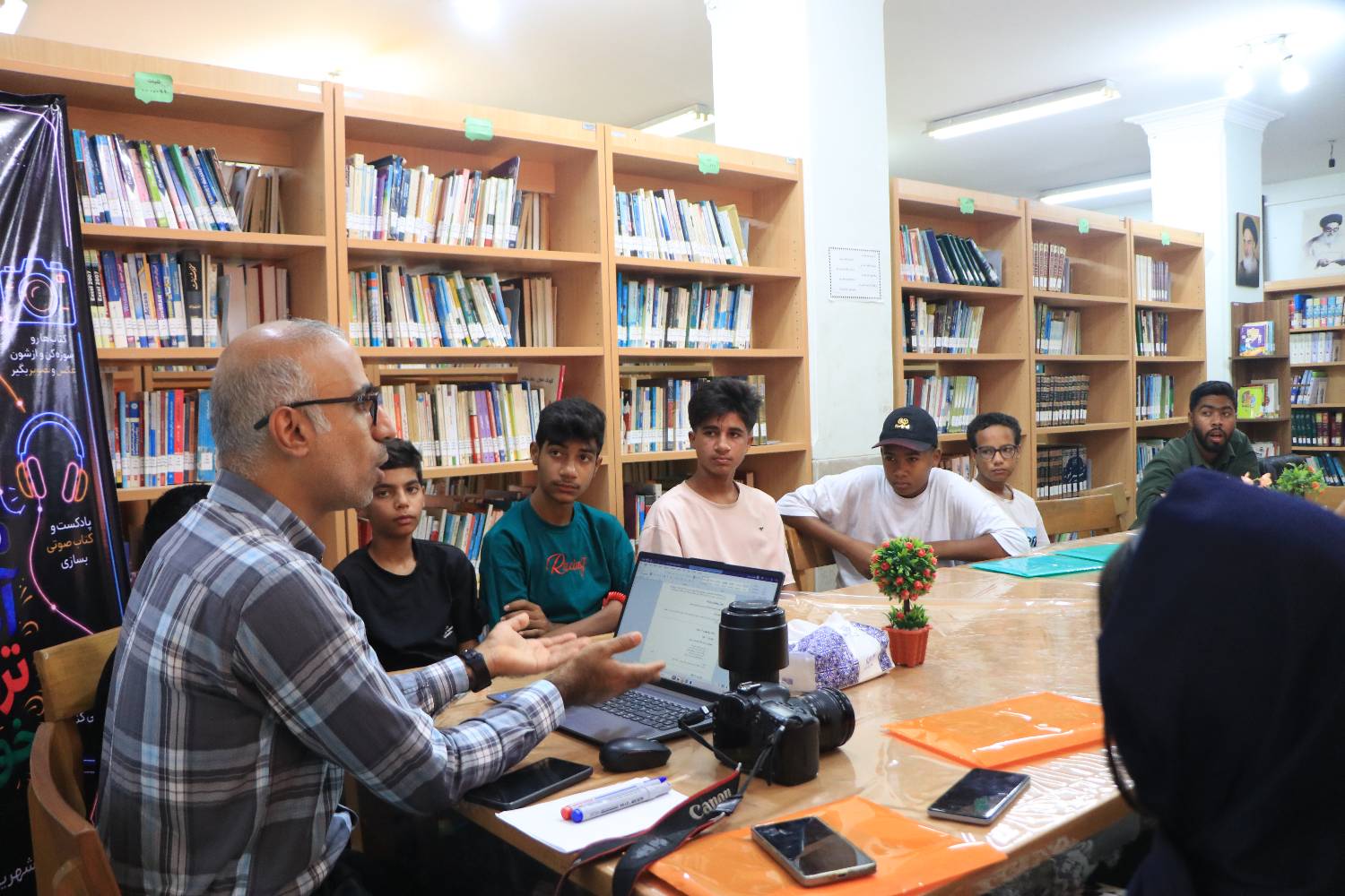 «فن تاب» در کتابخانه فرهیختگان ایسین به روایت تازهای از ترویج خواندن رسید