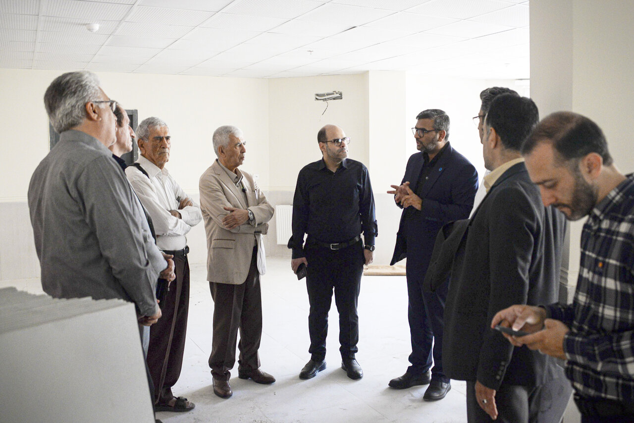 بازدید اساتید و مسئولان از پروژه کتابخانه عمومی «فرشتگان میناب شیراز» انجام شد