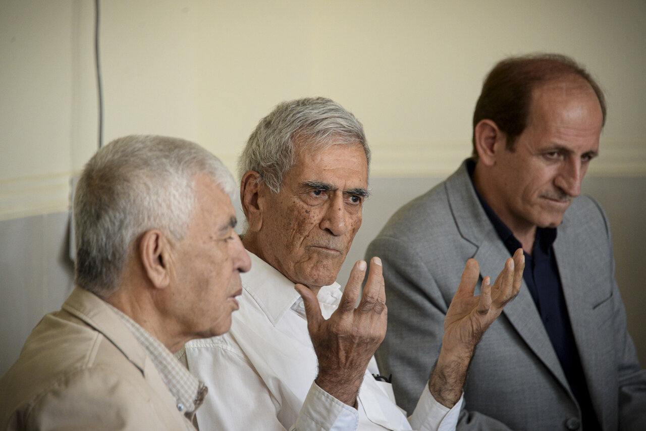 بازدید اساتید و مسئولان از پروژه کتابخانه عمومی «فرشتگان میناب شیراز» انجام شد