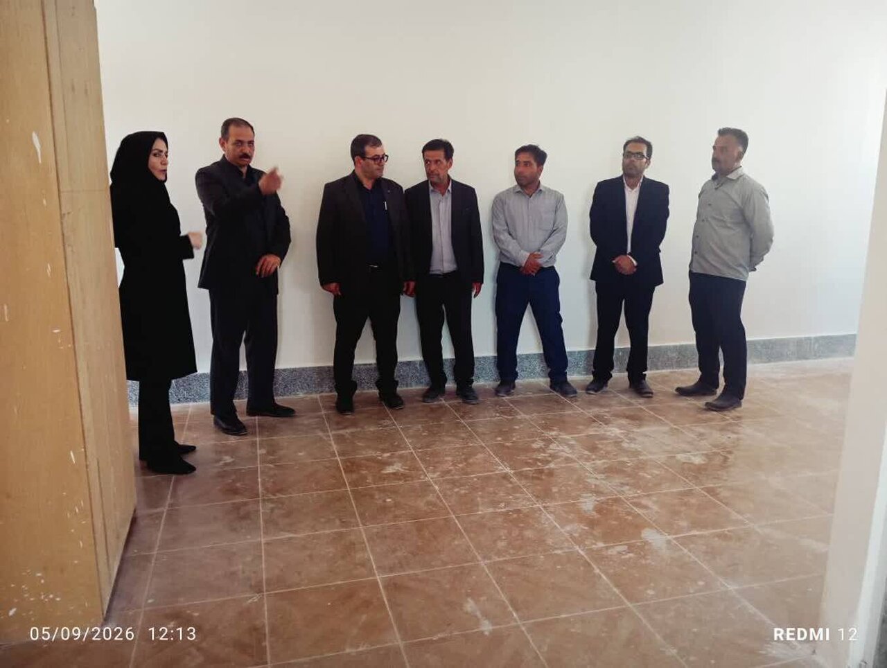 بازدید فرماندار بهار از روند بازسازی کتابخانه روستای دستجرد