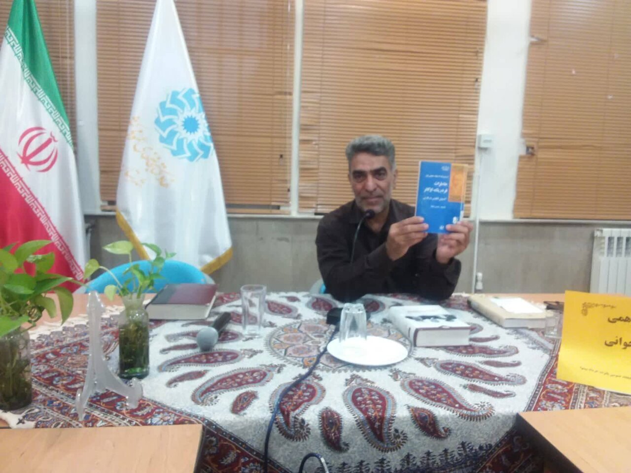 دوازدهمین نشست دورهمی «قرار کتابخوانی» در کتابخانه پانزده خرداد