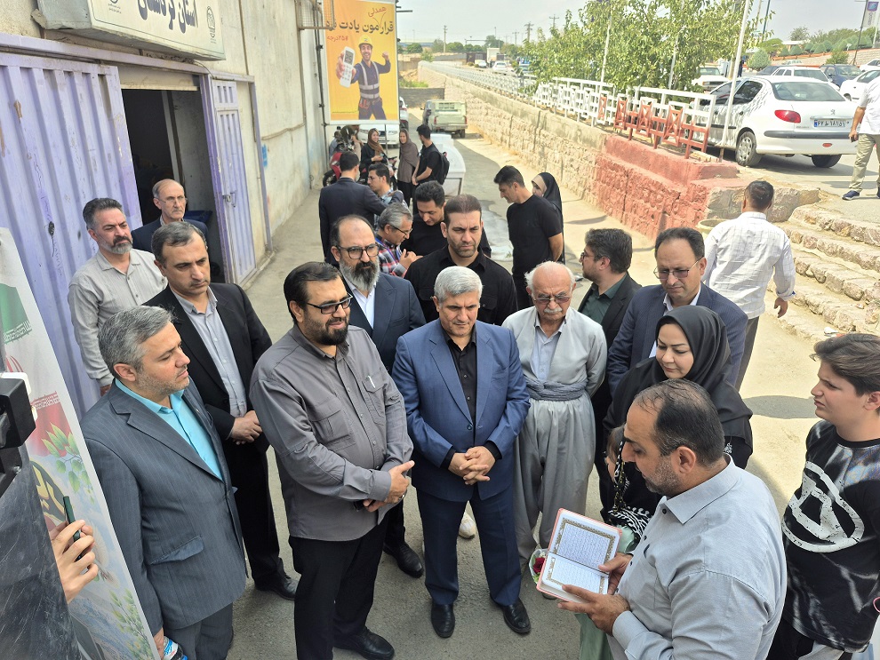 آیین بهره‌برداری از نخستین کتابخانه سیار استان کردستان برگزار شد