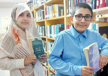 قفسه‌های کتاب، مقصد تابستانی حسن و ملیکا / وقتی نوجوانان، همیار کتابدار و راوی قصه‌ها می‌شوند