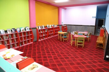 کتابخانه عمومی شهید امام خامنه‌ای شهر بنک
