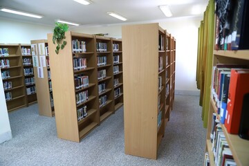 کتابخانه عمومی شهید عباس آذریار بهارستان