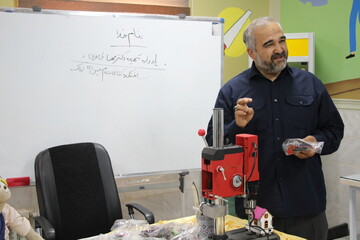 کارگاه مکاترونیک در کتابخانه امام حسین(ع) اراک