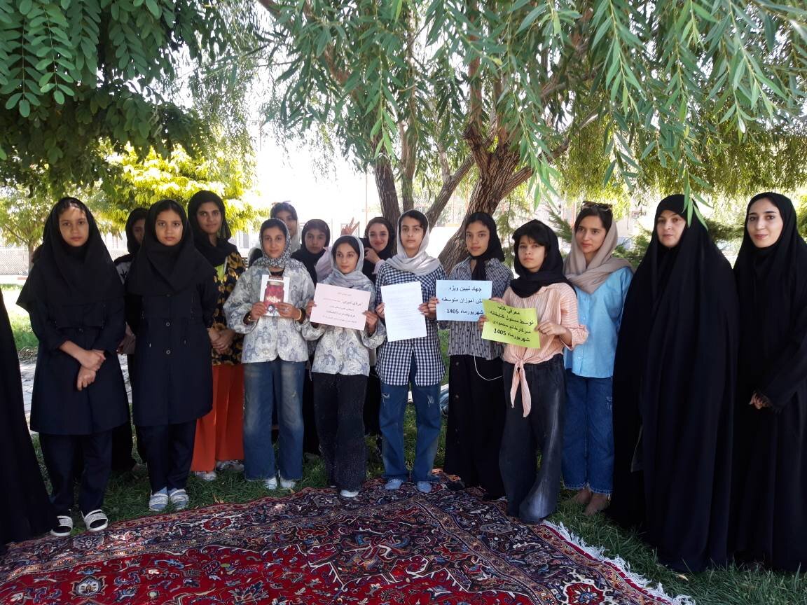 نشست معرفی و بررسی کتاب «مربای شیرین» در شهرستان میاندوآب برگزار شد