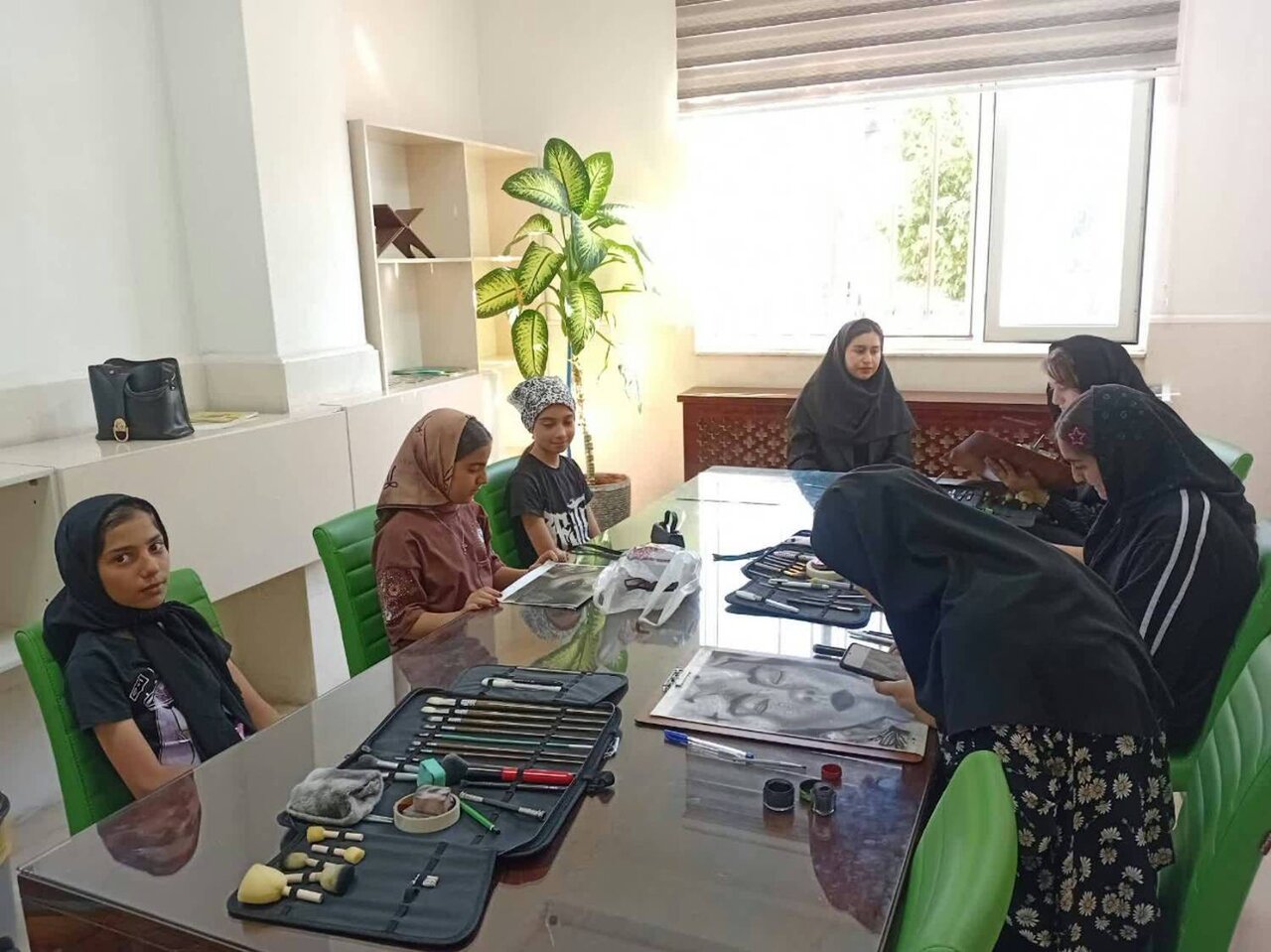 کتابخانه امام حسین (ع) زنجان؛ کانون یادگیری و مهارتآموزی برای کودکان و نوجوانان
