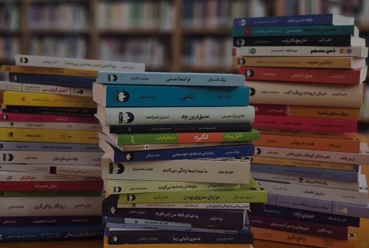 ۵۷ سالگی با عطر کتاب؛ هدیهای ماندگار به کتابخانه اندیشه اوز پایتخت کتاب ایران