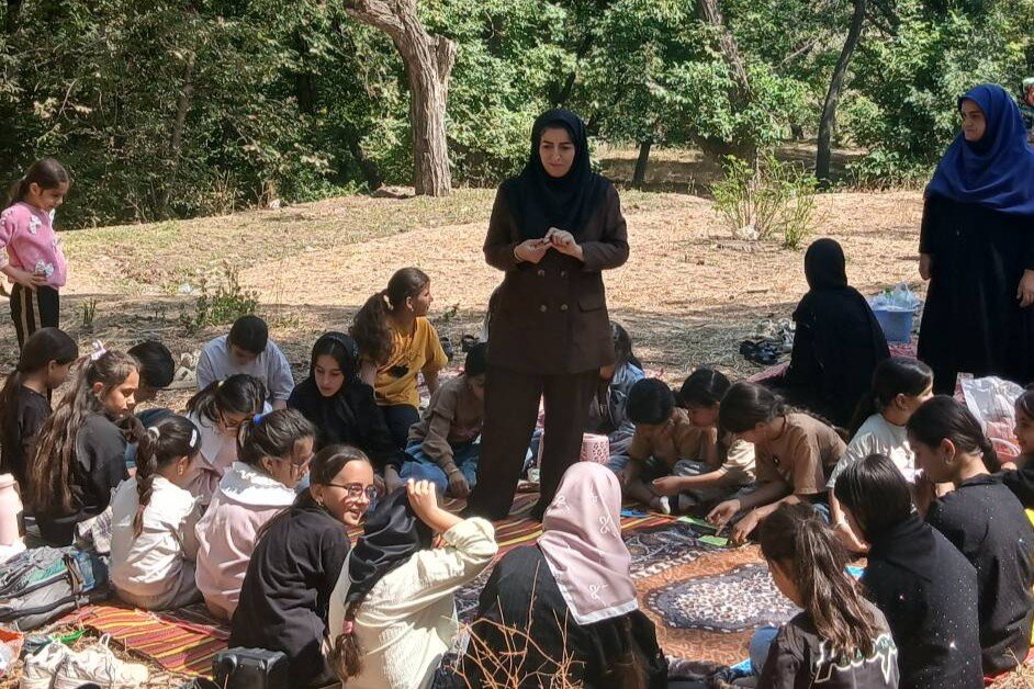 تابستانی پرنشاط برای کودکان و نوجوانان روستای ارلان در پیشخان خدمات کتابخانهای یعقوبی