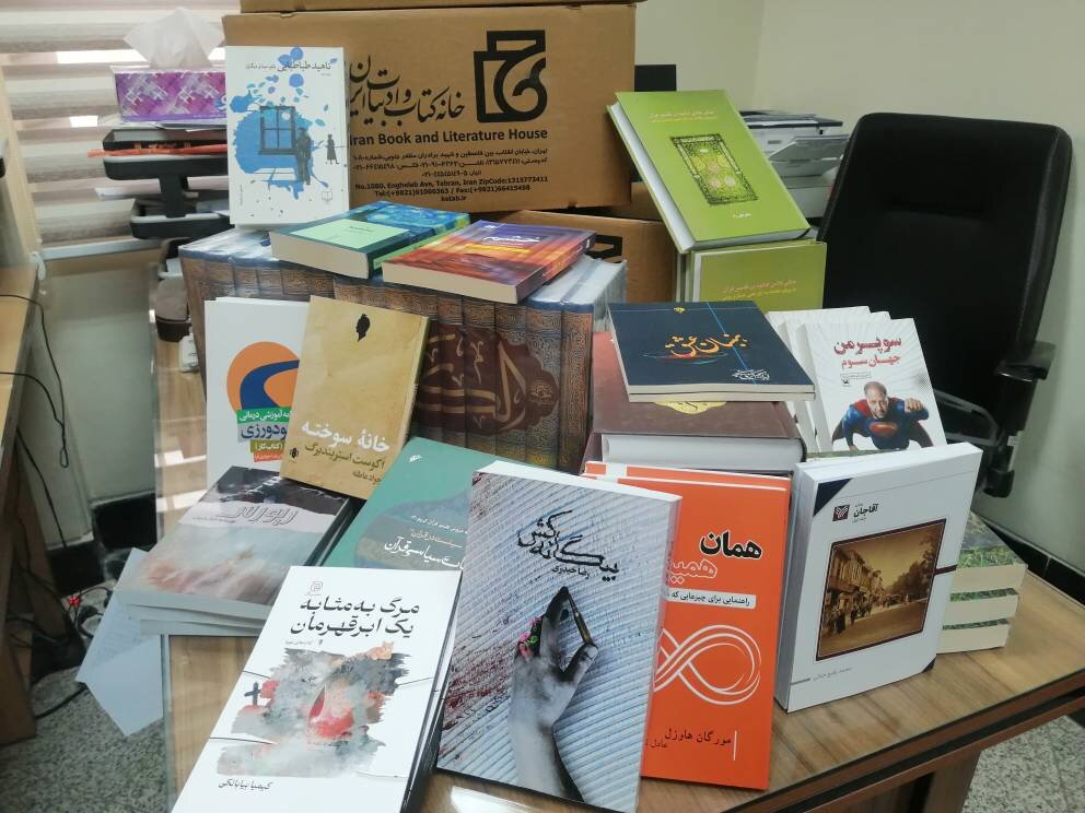 تازه‌های نشر با حمایت نماینده مجلس به کتابخانه‌های عمومی همدان رسید