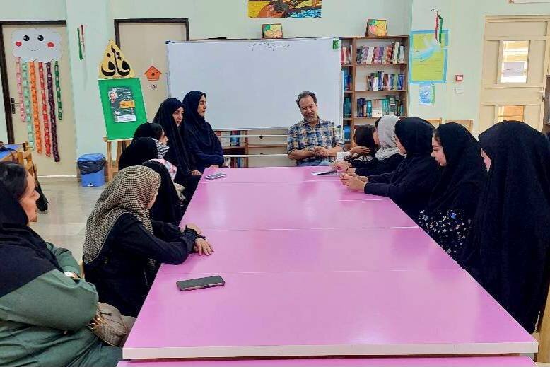 نشست ادبی کودک و نوجوان با حضور غلامرضا بکتاش در علی‌آبادکتول
