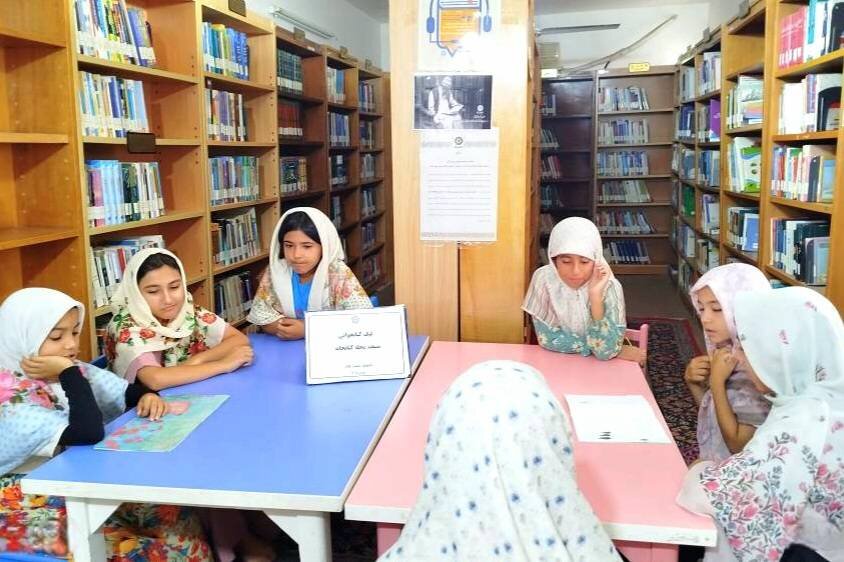 اعضای کودک و نوجوان کتابخانه حکمت کلاله در قالب تیم‌های کتابخوانی سازماندهی شدند