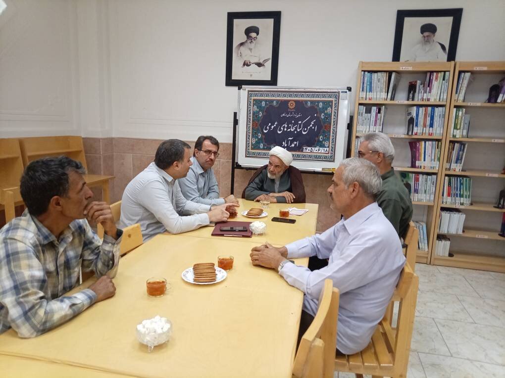 توسعه کتابخانه کودک و نوجوان شهر احمدآباد شهرستان اردکان شتاب می‌گیرد