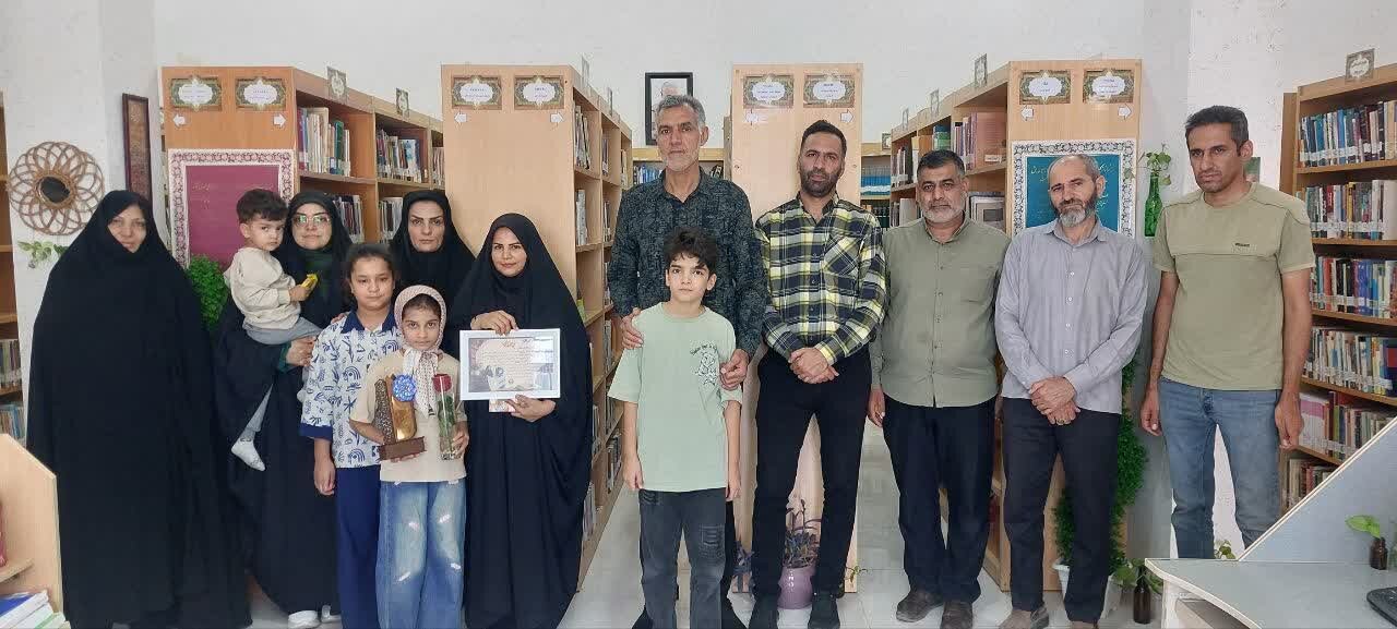 بازدید فعالان شهری و محیطزیست سجزی از کتابخانه شهید مرتضی آوینی