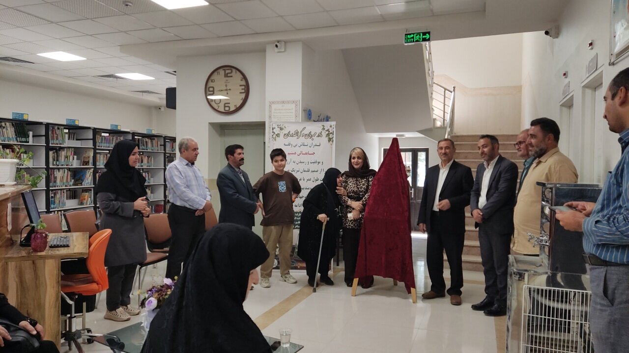 آیین رونمایی از کتاب «بهار جاویدان» در شهرستان میاندوآب برگزار شد