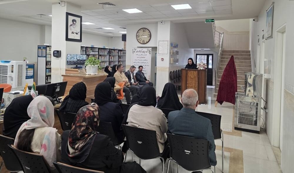آیین رونمایی از کتاب «بهار جاویدان» در شهرستان میاندوآب برگزار شد