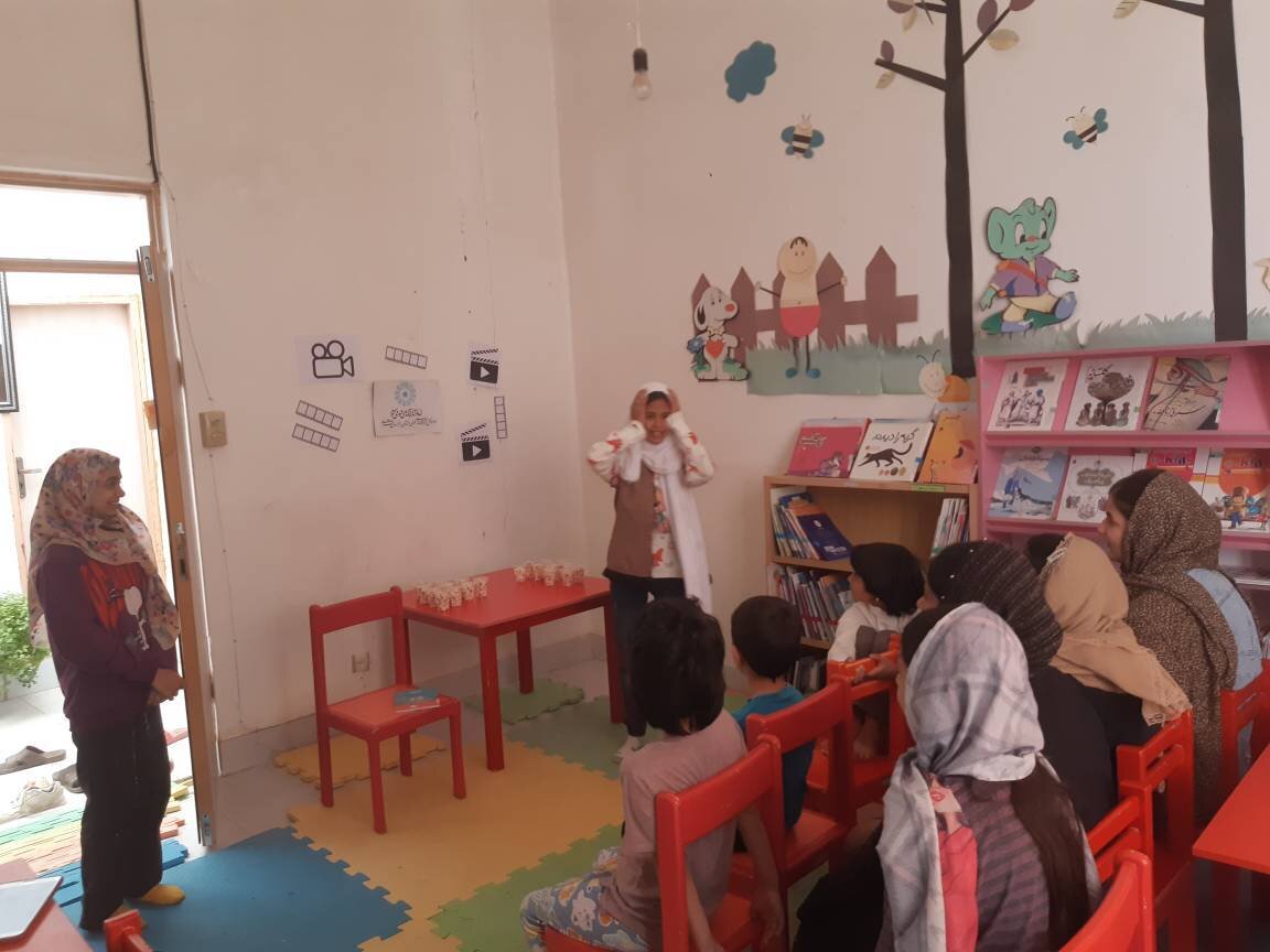 پیوند هنر هفتم و کتاب در قاب «کتابخانه؛ سینمای کوچک» روستای دوین