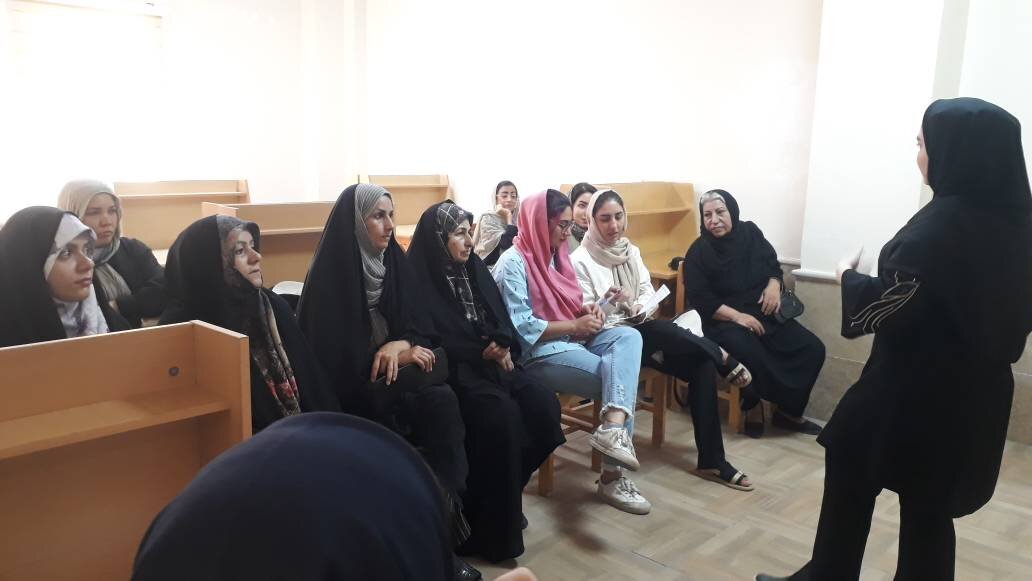 کارگاه آموزشی «تاثیر استرس بر پرخوری» در کتابخانه شهید سلیمانی قرچک