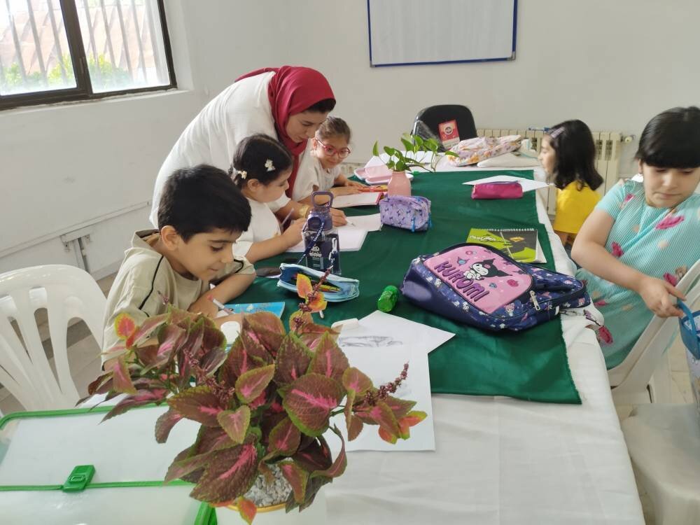 کلاس نقاشی کودکان در کتابخانه شهیدان نجاریان بابل برگزار شد