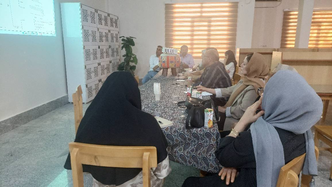 نشست مطالعاتی کتاب «در جستجوی خود» در کتابخانه مرکزی بندر ماهشهر برگزار شد