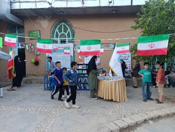 غرفه کتابخانه‌های عمومی ابهر در چهارمین جشنواره انگور درسجین؛
