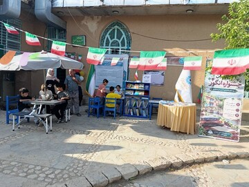 غرفه کتابخانه‌های عمومی ابهر در چهارمین جشنواره انگور درسجین؛