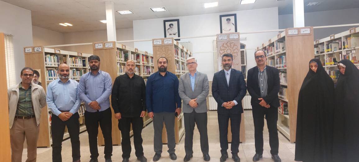 بازدید معاون سیاسی و امنیتی فرمانداری ویژه ورامین از کتابخانه شهید فتوحی شعار