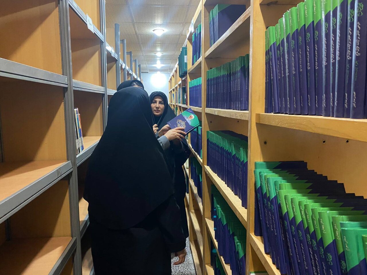 بازدید سرپرست ادارهکل کتابخانههای عمومی مازندران از انبار مبادله استان