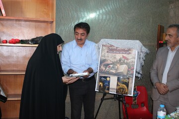غرفه اداره‌کل کتابخانه‌های عمومی روز سوم کنگره شهدا در قاب تصاویر