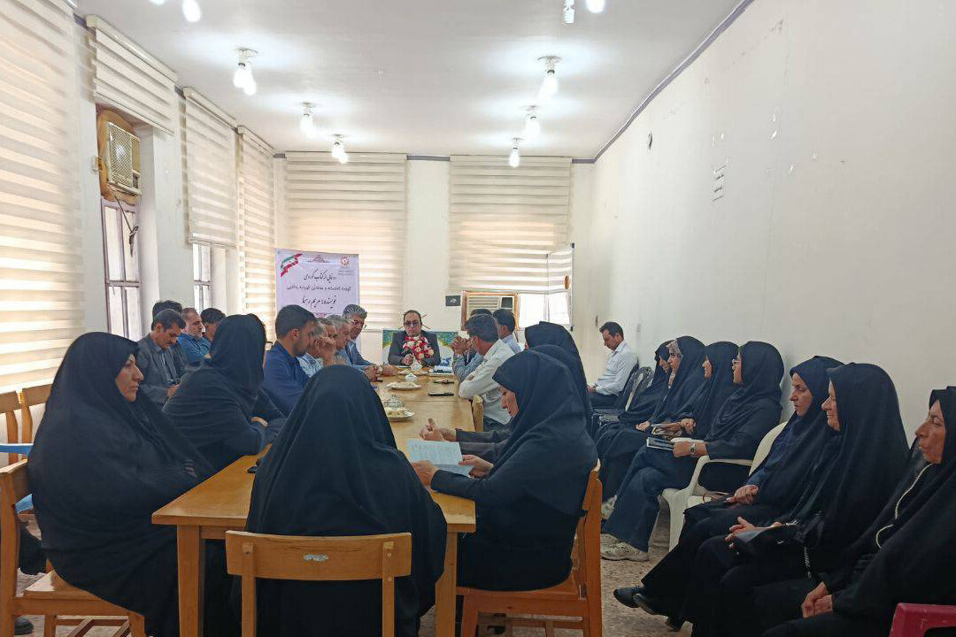 کتاب «کومە ئەفسانە» و «مەتەڵێ کوردیە پەڵەیی» در پهله زرینآباد رونمایی شد