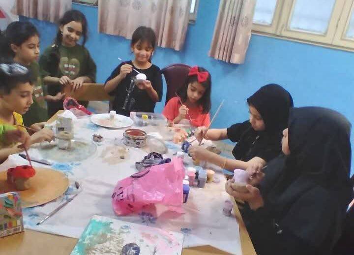 کلاس آموزشی سفالگری و رنگ‌آمیزی سفال در کتابخانه آیت‌الله روحانی بابل برگزار شد