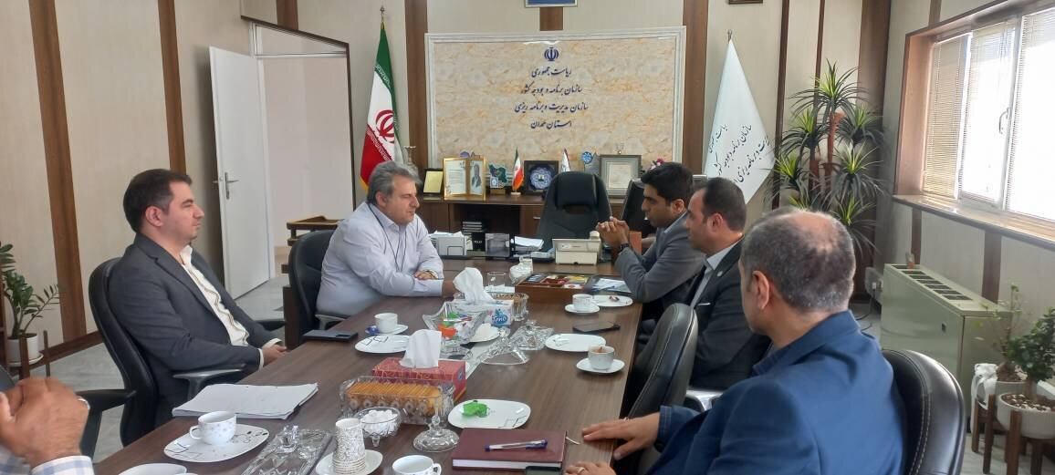 دیدار مدیرکل کتابخانه‌های عمومی استان همدان با رئیس سازمان مدیریت