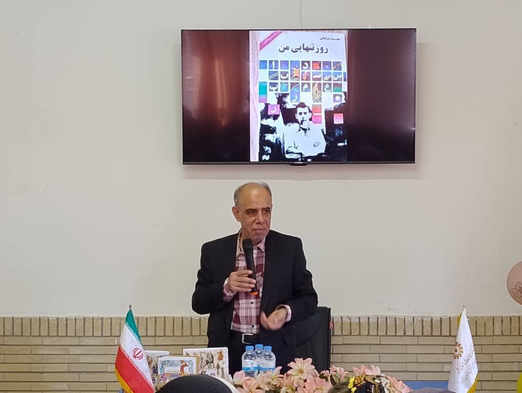 کودکان پای روایتهای محمد میرکیانی از دنیای نویسندگی نشستند