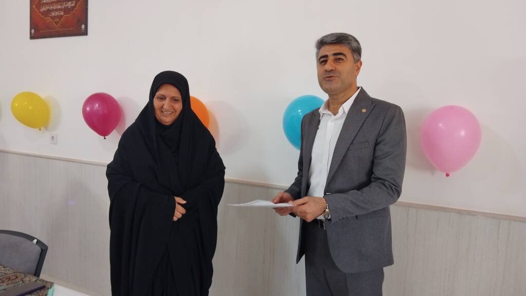 آیین اختتامیه طرح «اوقات فراغت با طعم کتاب» در کتابخانه شهیدان معلمی جویبار برگزار شد