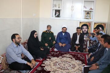 دیدار با خانواده سردار شهید قاسمعلی باقری و بسیجی شهید خداداد باقری در شهر هارونی