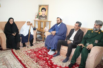 دیدار با خانواده شهید ابراهیم احمدی در شهر سورشجان