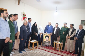 دیدار با خانواده شهید ابراهیم احمدی در شهر سورشجان