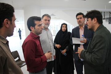 بازدید معاون توسعه نهاد از کتابخانه مرکزی اراک