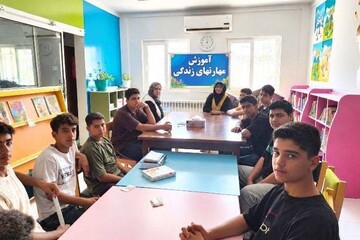 کارگاه تخصصی سواد رسانه‌ای برای نوجوانان در شهرستان گلوگاه