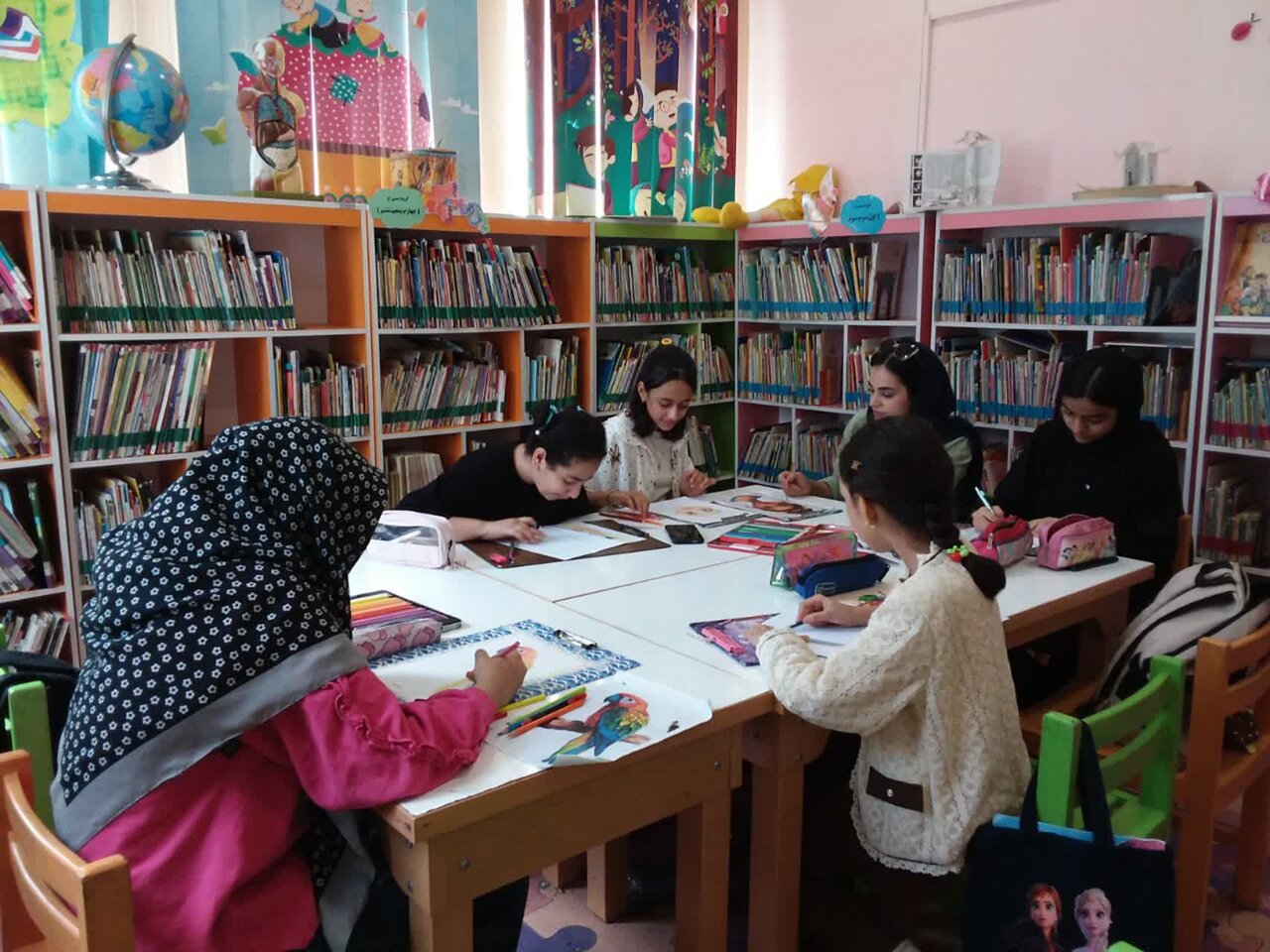 از حفظ قرآن کریم تا شاهنامه خوانی؛ روزهای پرنشاط در کتابخانه پانزده خرداد