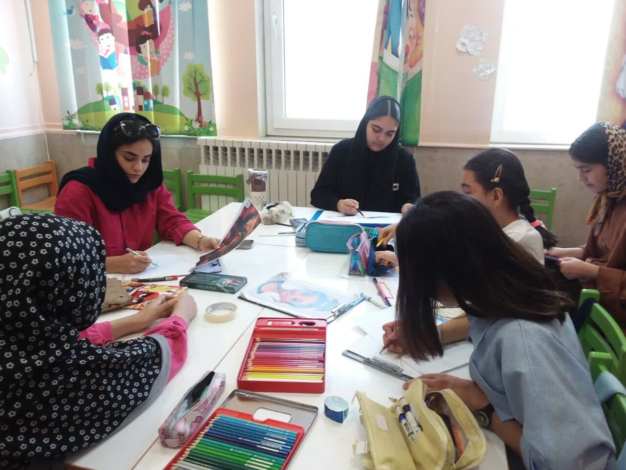 از حفظ قرآن کریم تا شاهنامه خوانی؛ روزهای پرنشاط در کتابخانه پانزده خرداد
