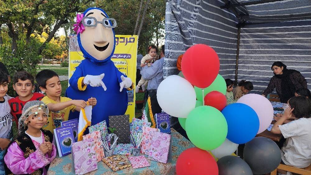 غرفه ترویجی فرهنگی کتابخانه فردوسی بیدستان در جشنواره پاییزه شهر بیدستان