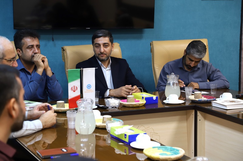 «گعده همخوان»؛ قرار ماهانه کارکنان ستادی اداره‌کل کتابخانه‌های عمومی بوشهر با کتاب