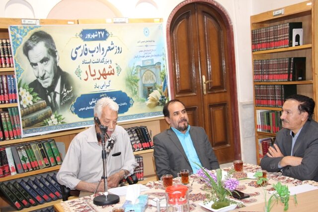 برگزاری محفل ادبی مشترک کتابخانه‌های عمومی شهر کرمان در کتابخانه آیت‌الله شیرازی